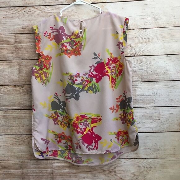 VIEW BY WALTER BAKER FLORAL TOP‎ - Picture 7 of 9